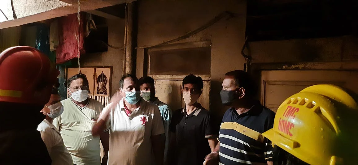 Photos: Part of building collapses in Thane, TMC vacates six adjoining building for safety