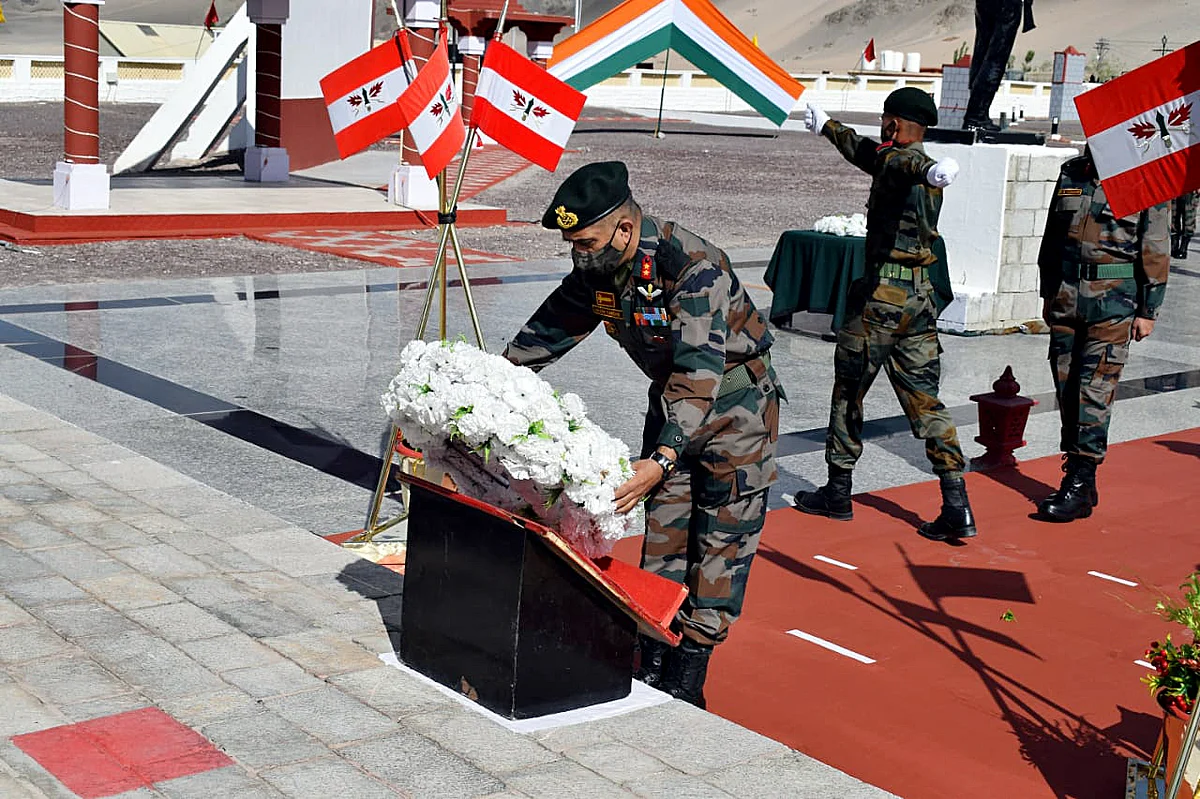 ire and Fury Corps pay floral tribute to the 20 soldiers who died in the Galwan valley clash on the occasion of its first anniversary, in Srinagar on Tuesday.