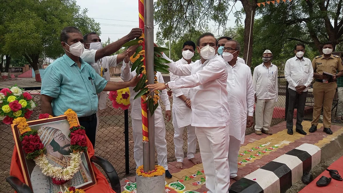 Health Minister of Maharashtra, Rajesh Tope hoisted the Saffron flag and erected the Gudi at the Jalna Zilla Parishad to commemorate the coronation day of the great Maratha warrior king Chhatrapati Shivaji Maharaj on June 6, 2021.