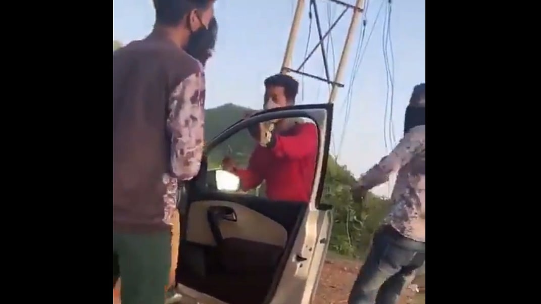 Rajasthan: Three locals loot two tourists at knifepoint in Udaipur; watch video