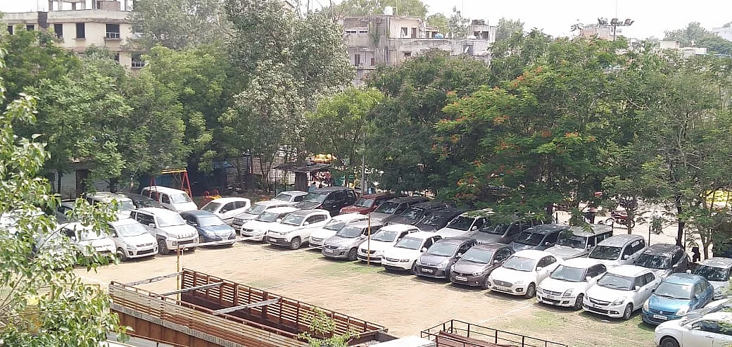 Madhya Pradesh: Gang of four selling rented four-wheelers busted in Mhow, 44 four-wheelers worth Rs 5 cr seized