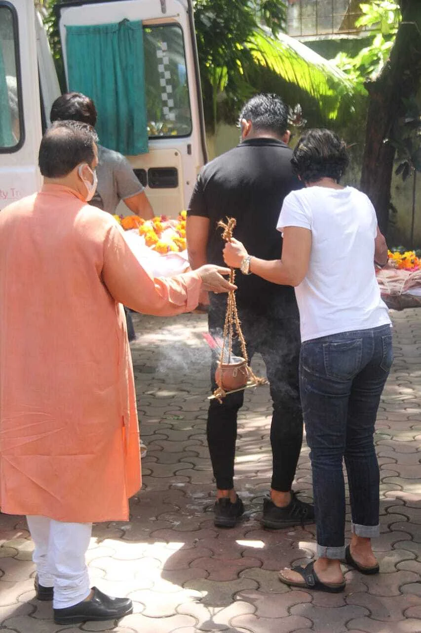 Raj Kaushal Funeral Pics: Mandira Bedi breaks down; Ronit Roy, Ashish Chaudhary, and others console her