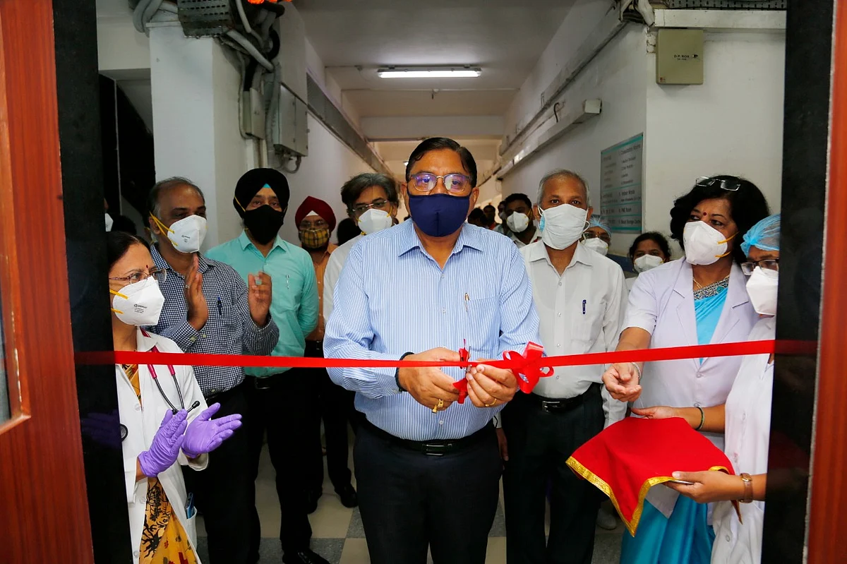 Central Railway GM Alok Kansal inspects Bharat Ratna Dr. Babasaheb Ambedkar Memorial Railway Hospital in Byculla