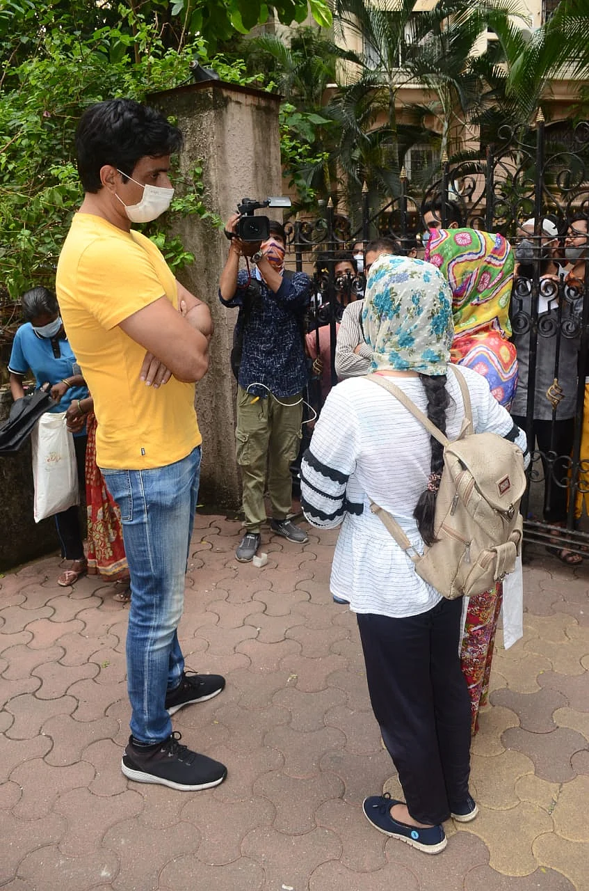 Paparazzi Files: Malaika Arora, Sonu Sood, Kriti Sanon and other b-town celebs spotted in Mumbai