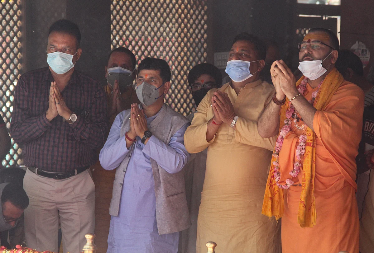 In Pics: Amid COVID-19 hundreds of devotees gather for annual Kheer Bhawani mela in Kashmir