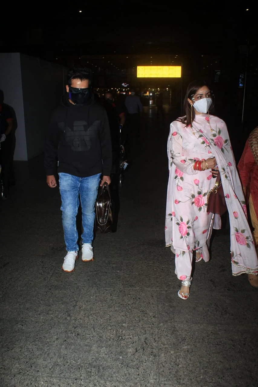 In Pics: Newlyweds Yami Gautam, Aditya Dhar back in Mumbai