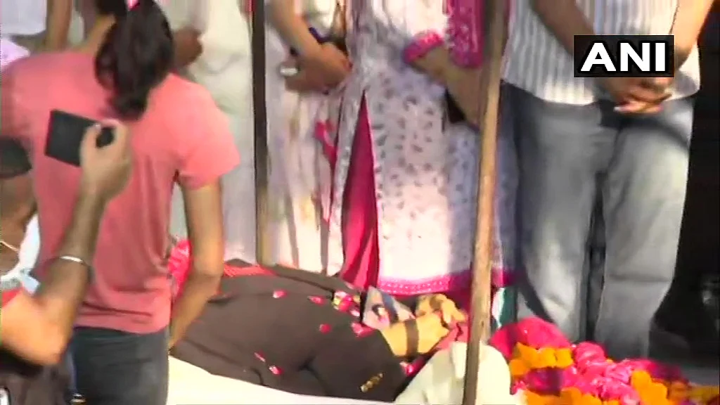 Watch video: Last rites of former sprinter Milkha Singh in Chandigarh