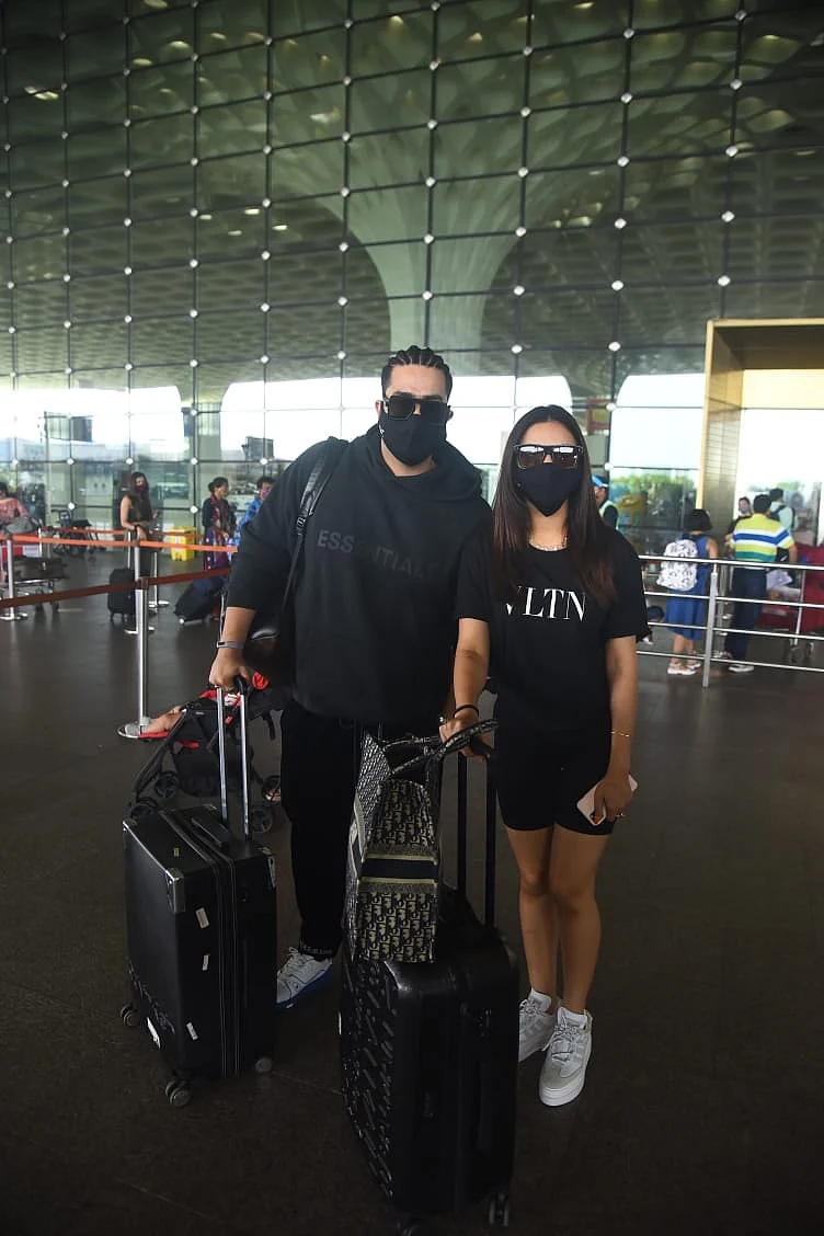 In Pics: ‘Bigg Boss 14’ fame Jasmin Bhasin heads to Goa with Aly Goni ahead of 31st birthday