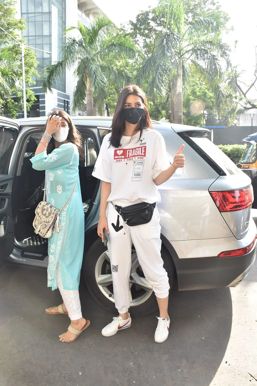 Paparazzi Files: Malaika Arora, Sonu Sood, Kriti Sanon and other b-town celebs spotted in Mumbai
