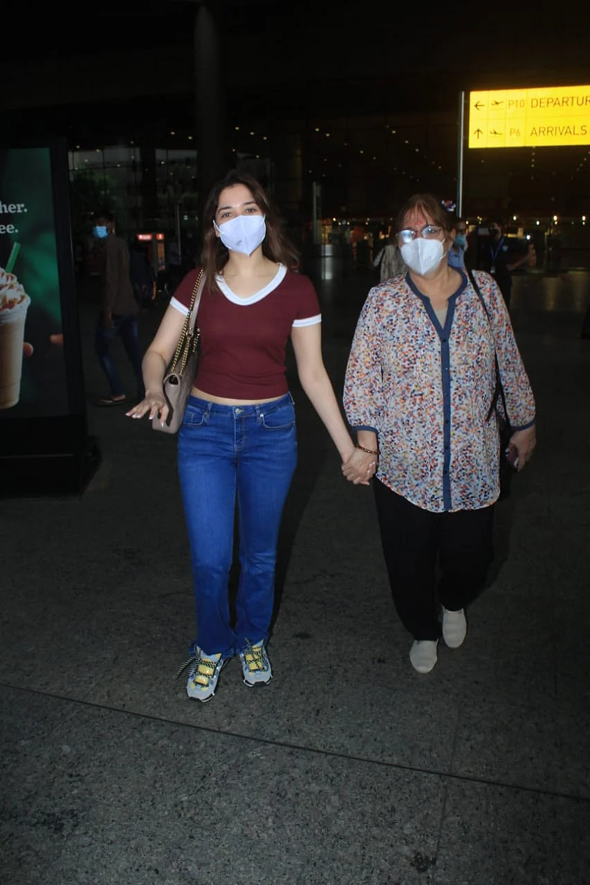 Tamannaah Bhatia with her mother at the Mumbai airport