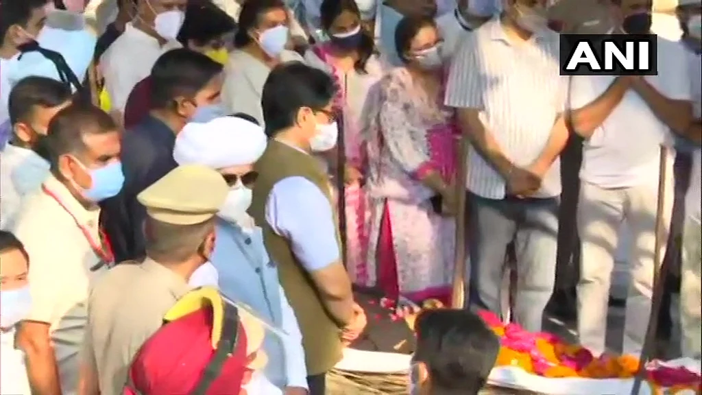 Watch video: Last rites of former sprinter Milkha Singh in Chandigarh