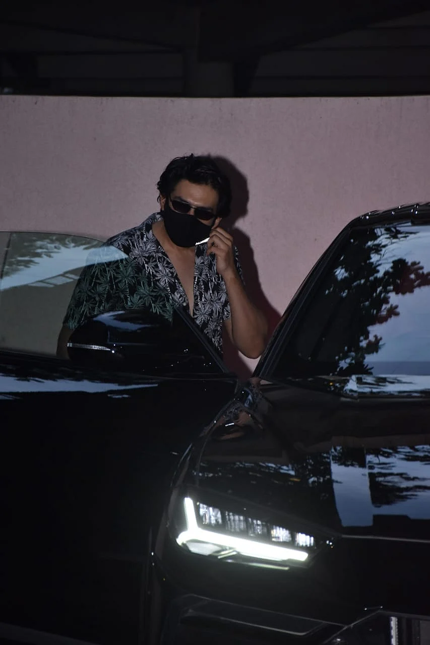 After being sacked from 'Dostana 2', Kartik Aaryan spotted at Sanjay Leela Bhansali's office