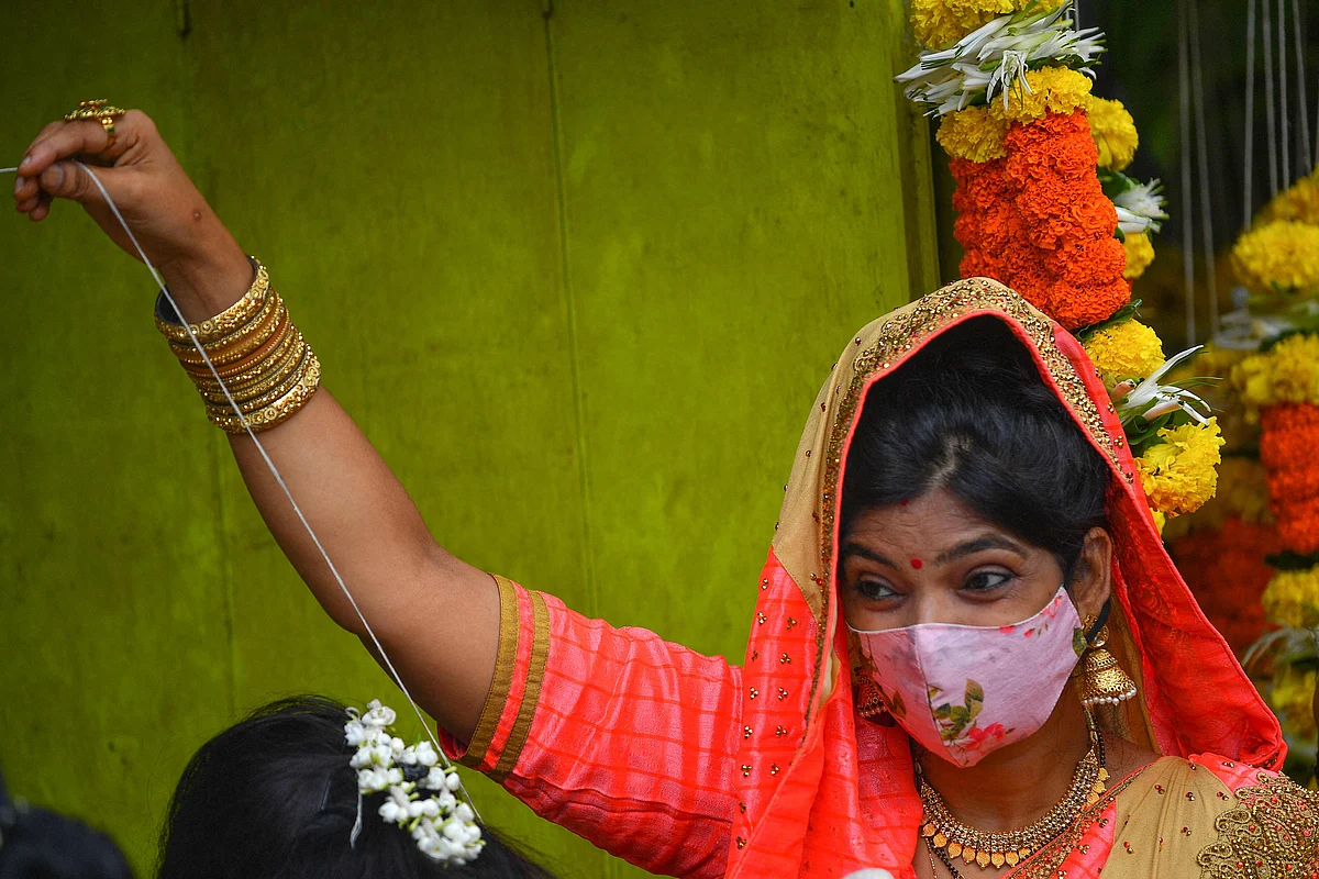In Pics: Hindu women offer prayers on occasion of Vata Savitri Purnima