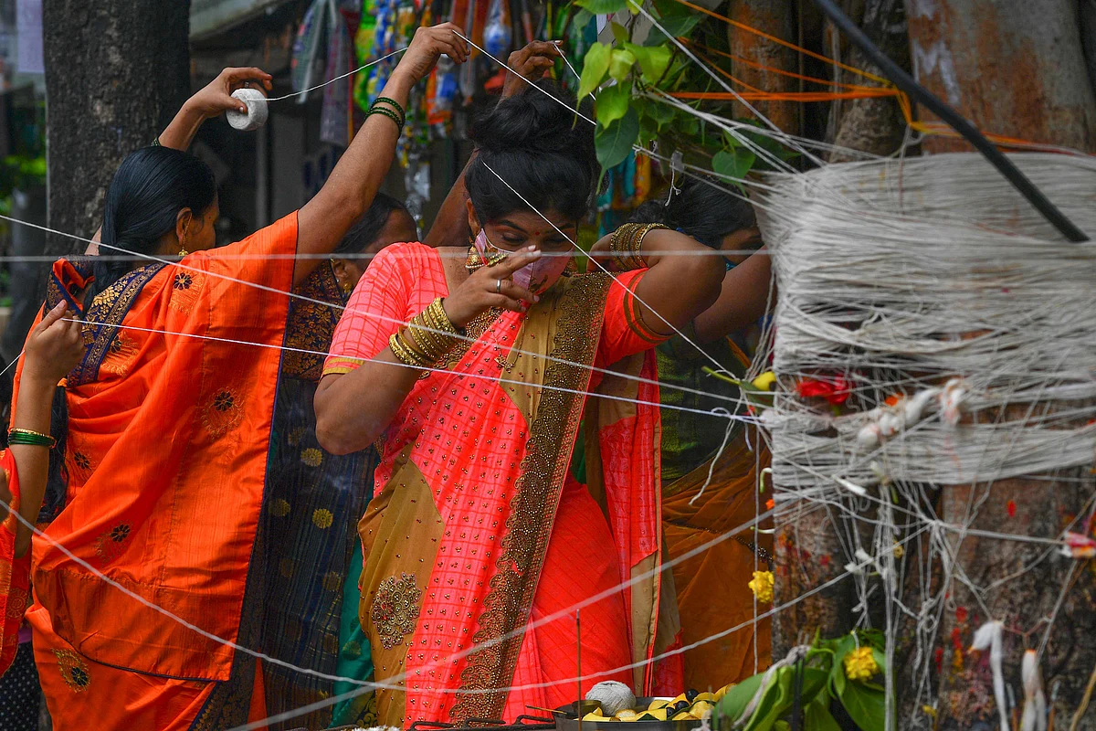 In Pics: Hindu women offer prayers on occasion of Vata Savitri Purnima