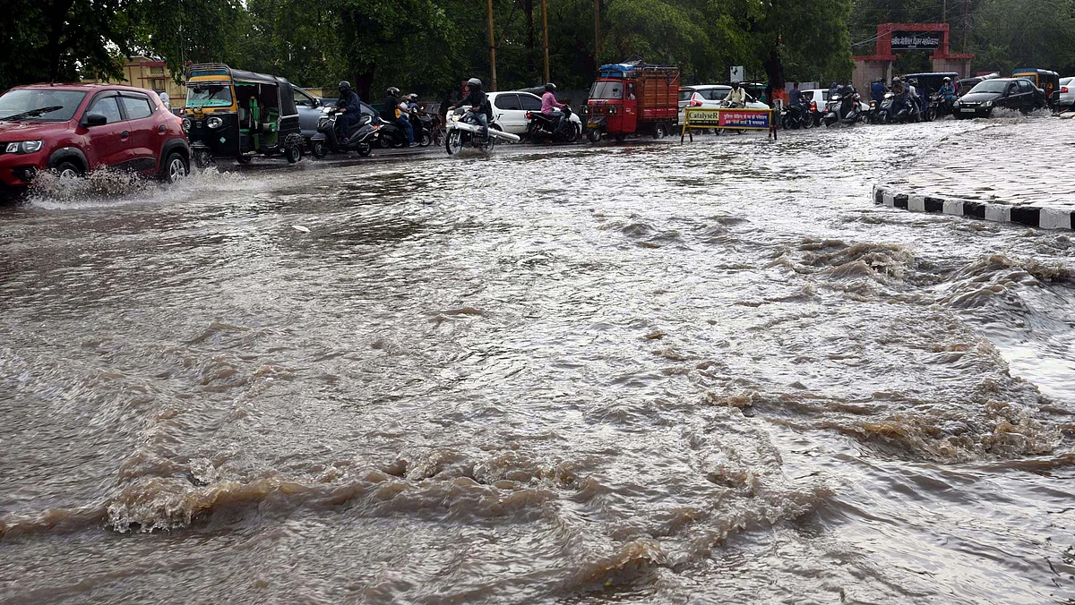 Bhopal: Potholed roads bare fangs after heavy rain