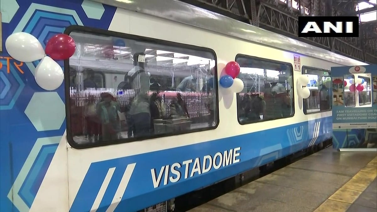 Photos: Central railway restores Mumbai-Pune Deccan Express special train with 'Vistadome coach' - Vimarsana News