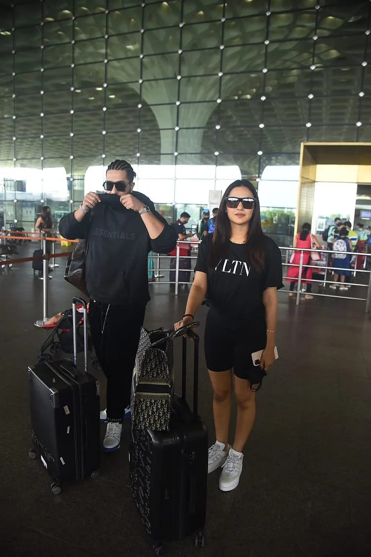In Pics: ‘Bigg Boss 14’ fame Jasmin Bhasin heads to Goa with Aly Goni ahead of 31st birthday