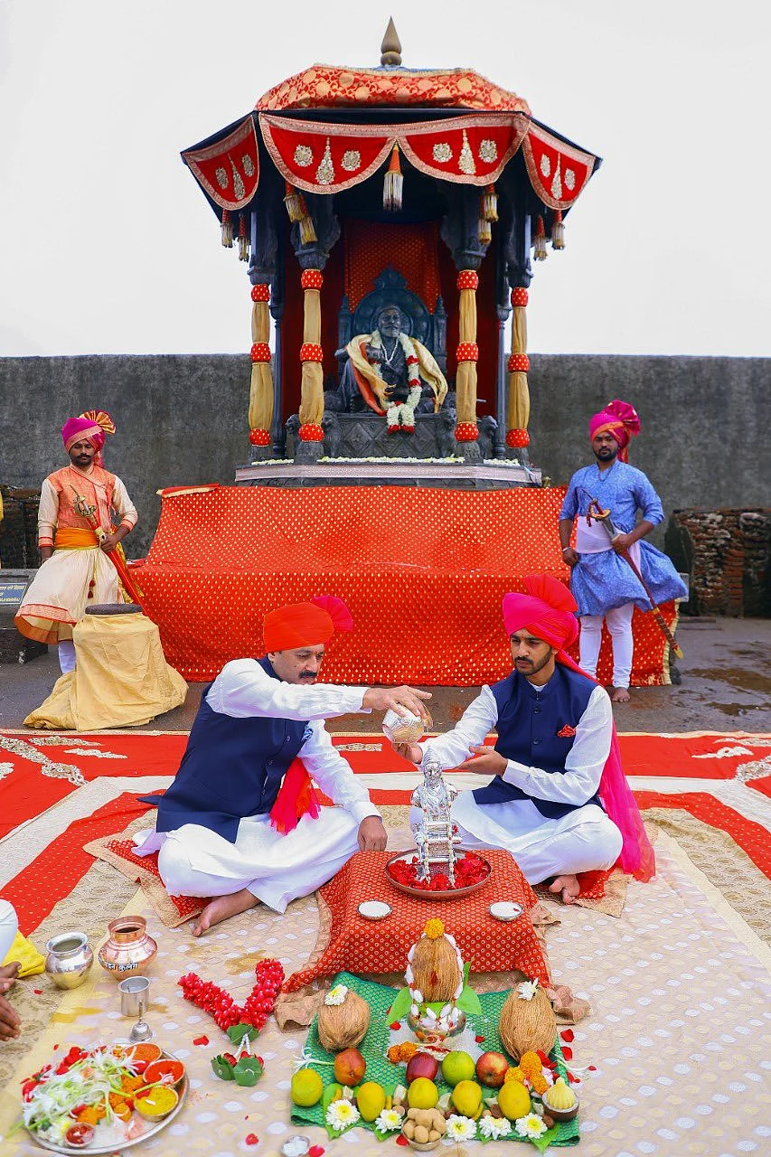 BJP MP Sambhaji Raje Chhatrapati, who belongs to the direct lineage of the great king, performed abhishek on Shivaji Maharaj's statue at Raigad Fort on 'Shiv Rajyabhishek Din' on June 6, 2021.