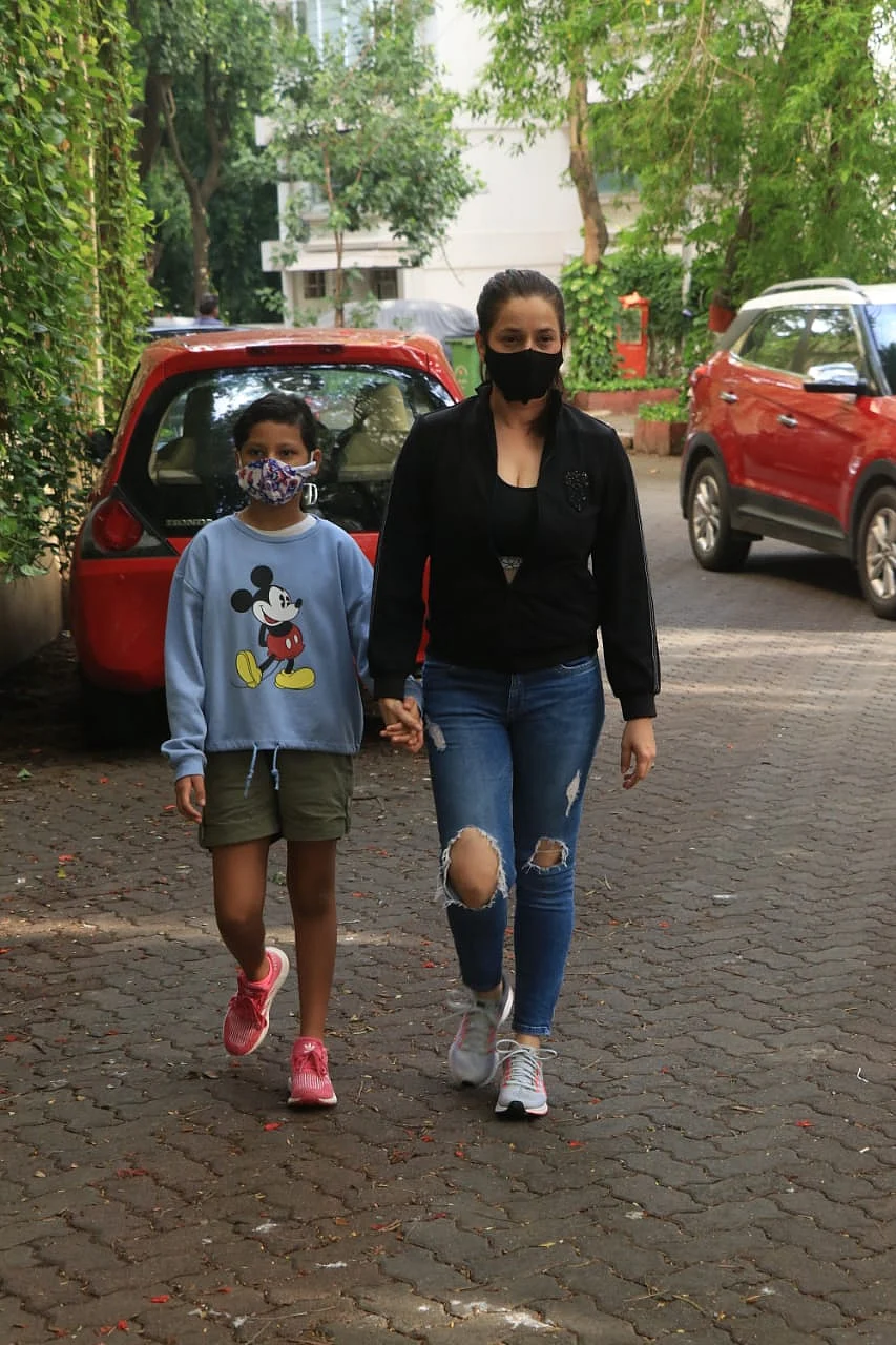 In Pics: Actress Neelam Kothari makes a rare appearance with adopted daughter Ahana