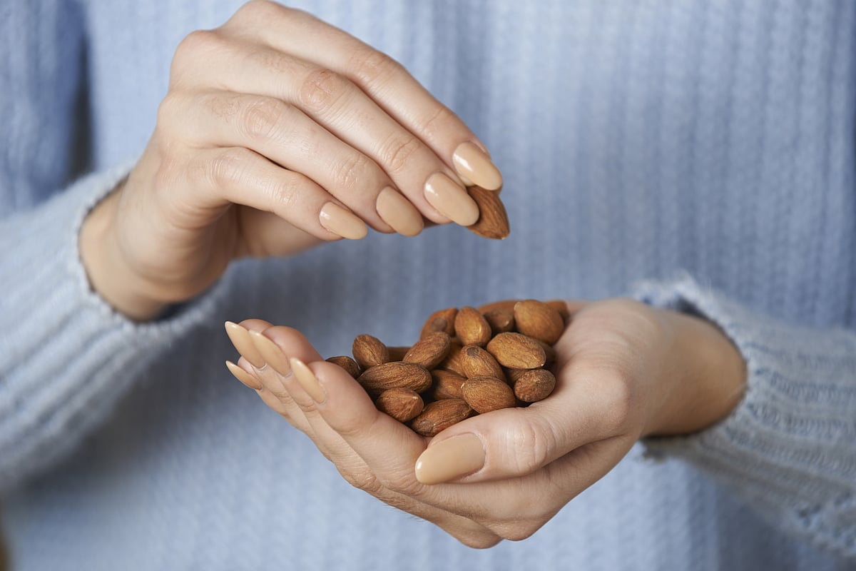 Eat almonds twice daily to cut diabetes, cholesterol risk