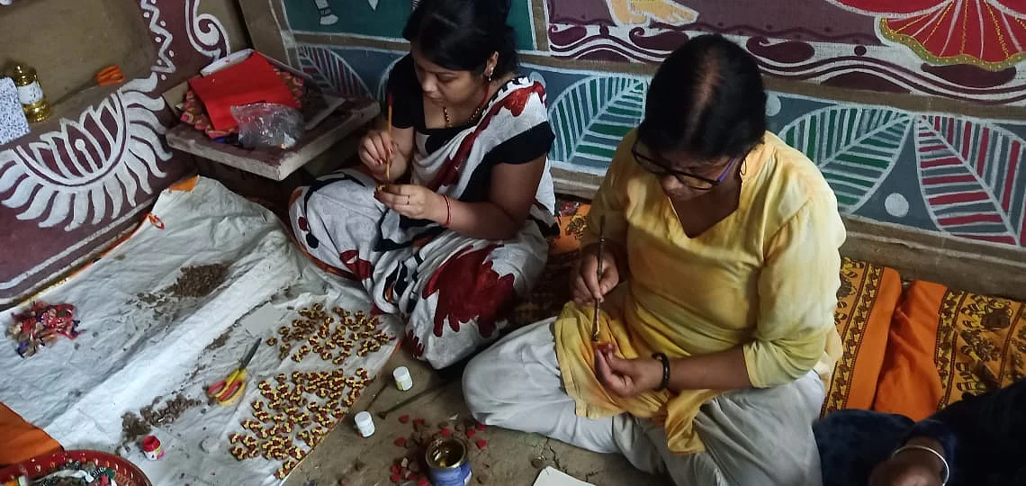 ‘Vedic gobar rakhis’ earning bread and butter for homemakers in Indore