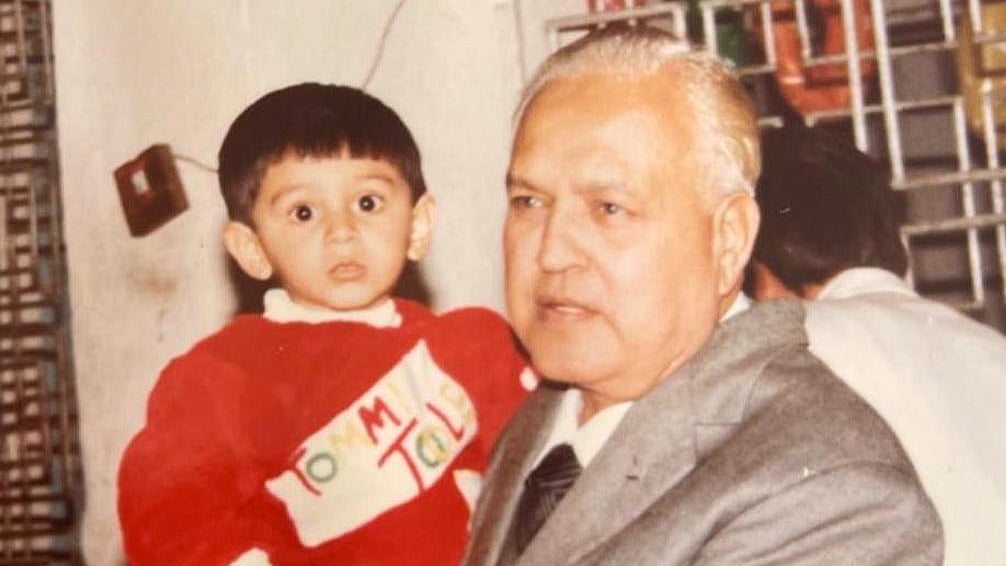 Kartik Aaryan's grandfather passes away; actor shares post remembering his 'Naanu'