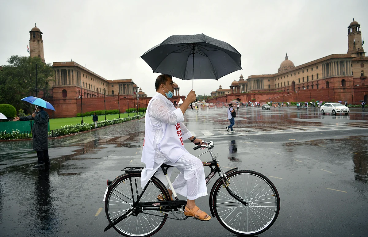 Parliament Monsoon Session: TMC leaders cycle to work as sign of protest against fuel, LPG price hike