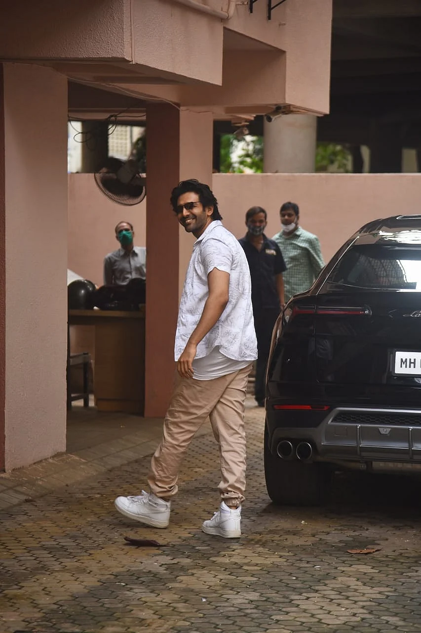 In Pics: Deepika Padukone, Kartik Aaryan spotted at Sanjay Leela Bhansali's office, fans say 'take my money already'