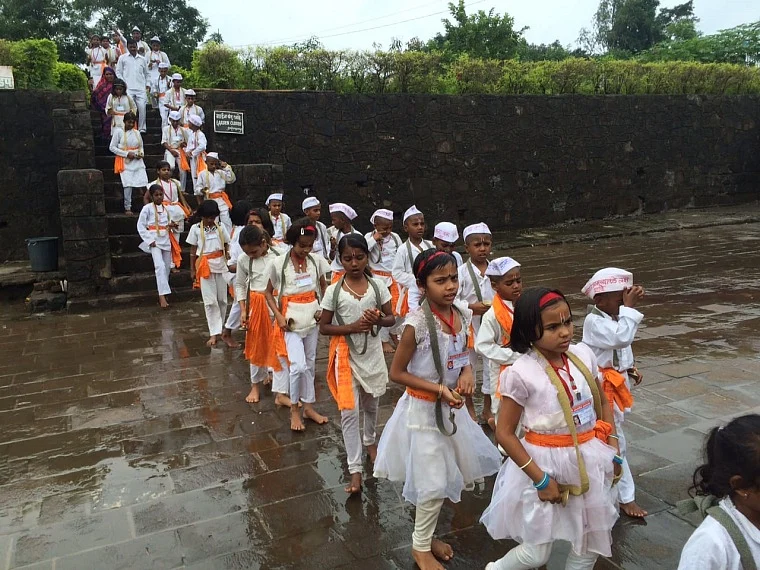 Maharashtra: Nashik ashram looks after orphaned kids of farmers who committed suicide due to debt amid COVID-19 pandemic