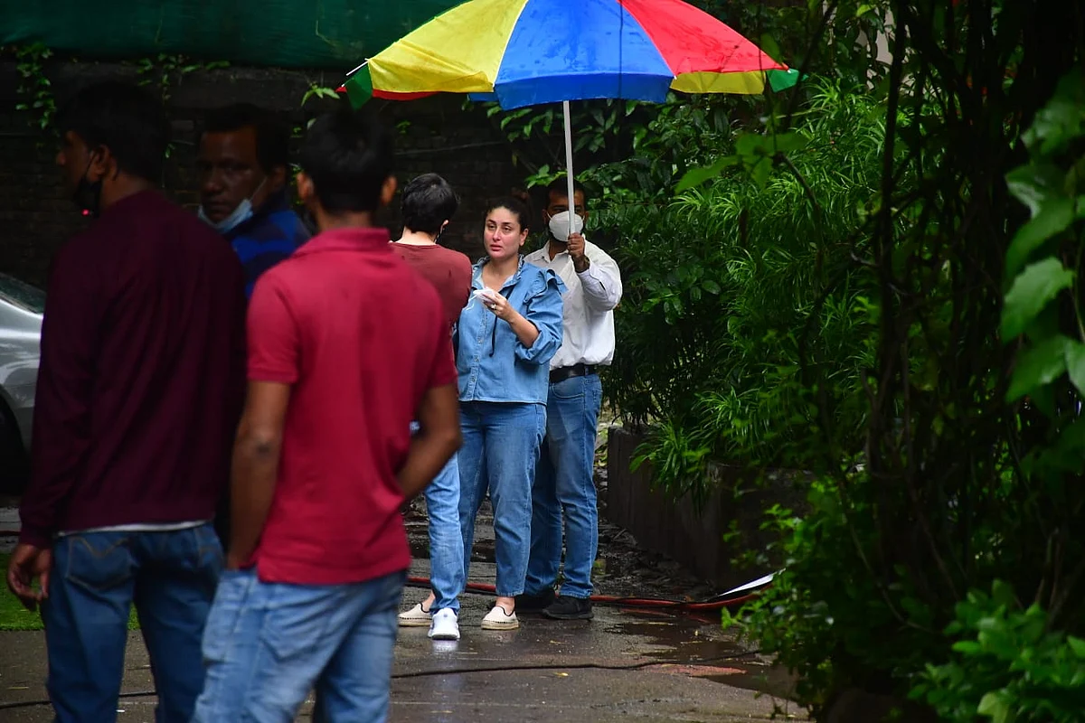 In Pics: Kareena Kapoor, Anil Kapoor, Rhea Chakraborty and other celebrities spotted in Mumbai