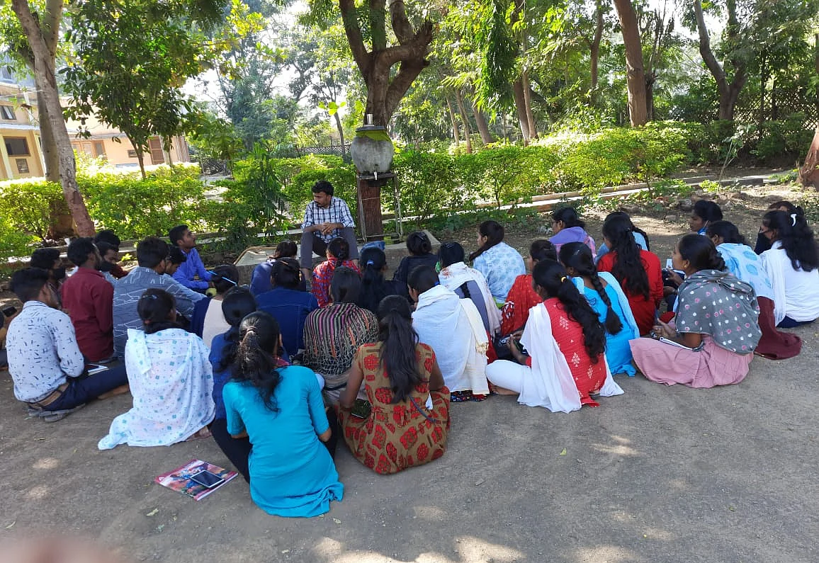 Raju Kendre conducting a sesion in the Eklavya camp.