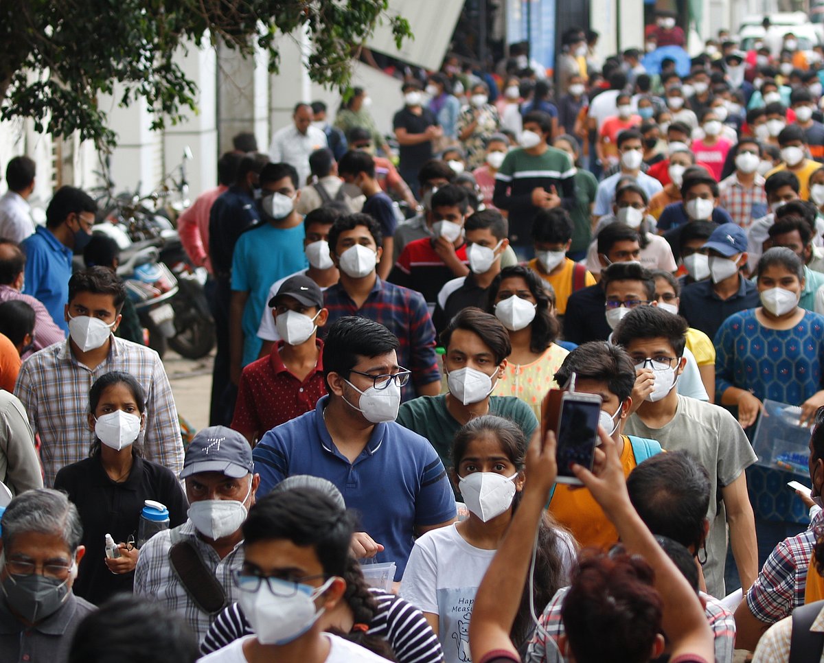 Indore: Aspirants happy that physics & chemistry papers were easier than expected in JEE exam