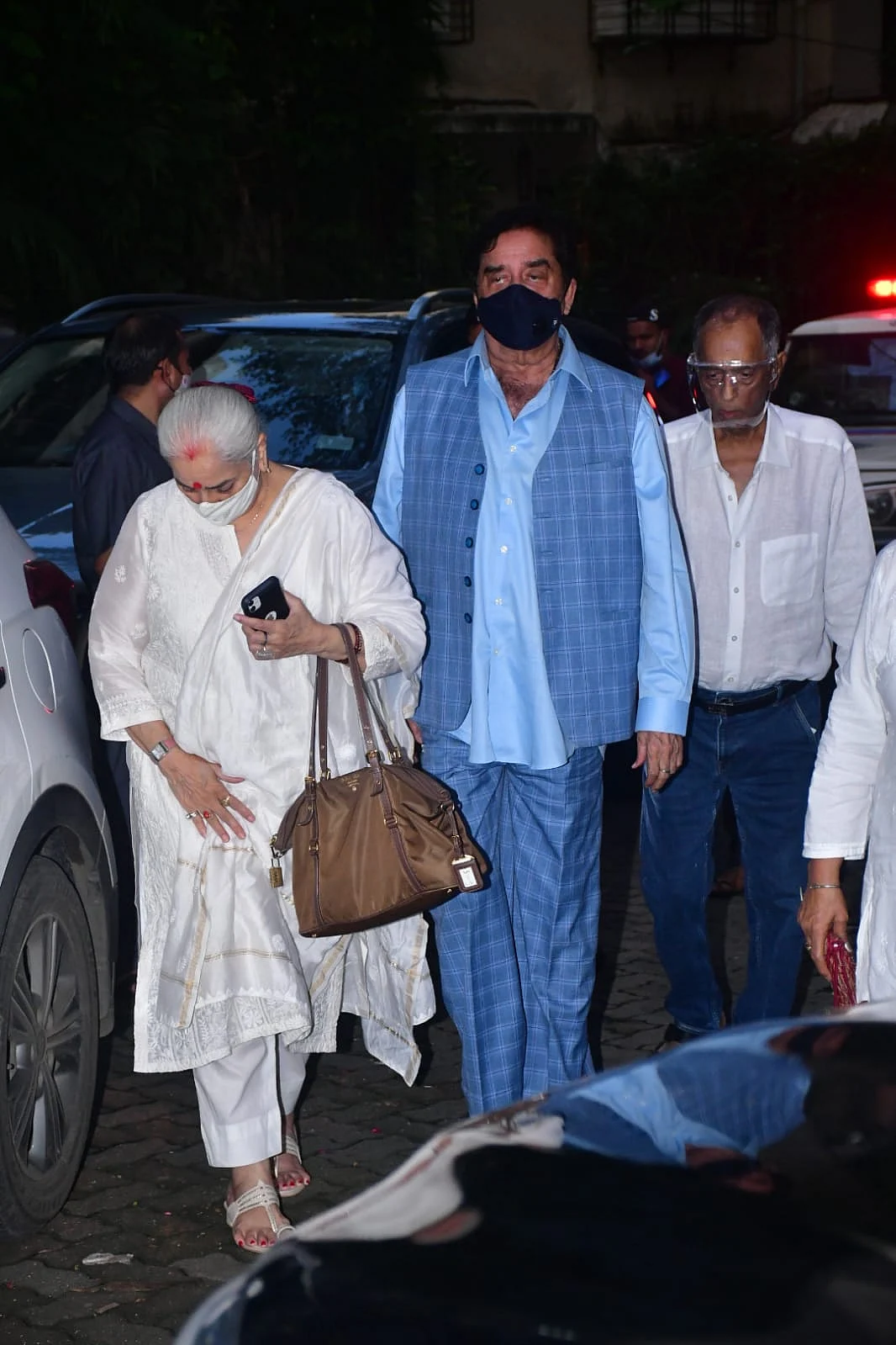 In Pics: Shatrughan Sinha, Karisma Kapoor and others arrive at Chunky Panday's residence after his mother's demise