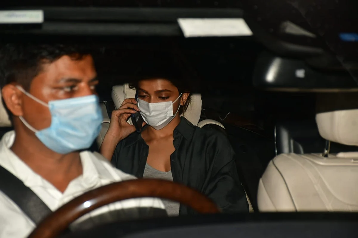 Mumbai: Deepika Padukone, Ranbir Kapoor and other Bollywood celebs spotted in the city; see pics