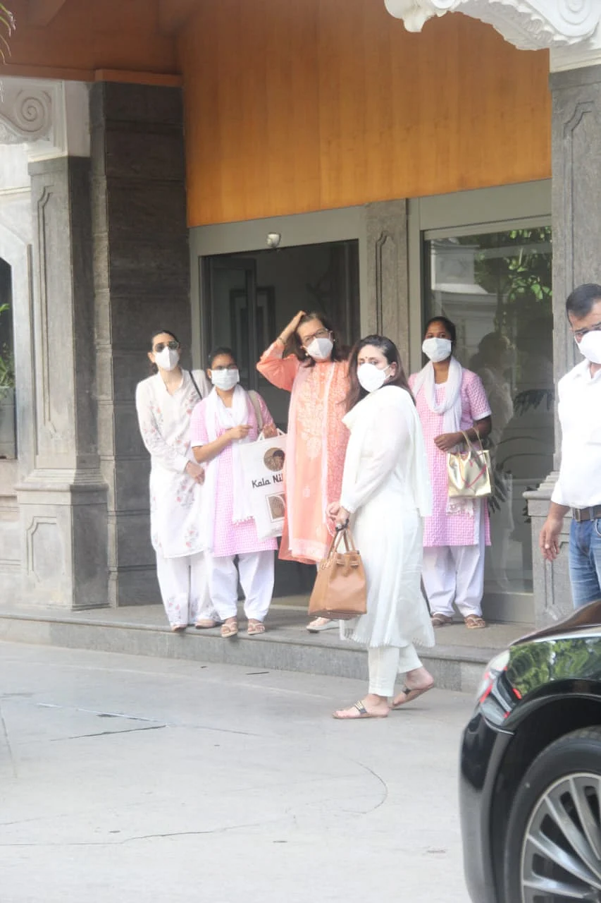 In Pics: Kareena, Karisma, Neetu Kapoor and others arrive at Randhir Kapoor’s Mumbai residence