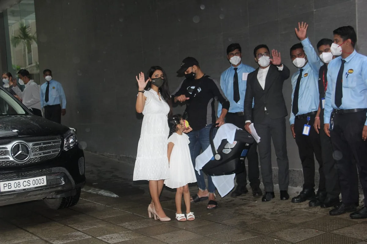 Paparazzi Files: Disha Patani, Yami Gautam, Malaika Arora and other Bollywood celebs step out in Mumbai