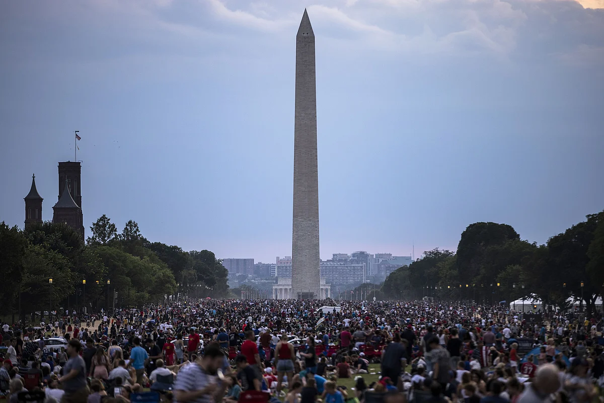 People fill the National Mall to watch the Independence Day celebrations on July 4, 2021 in Washington, DC.
