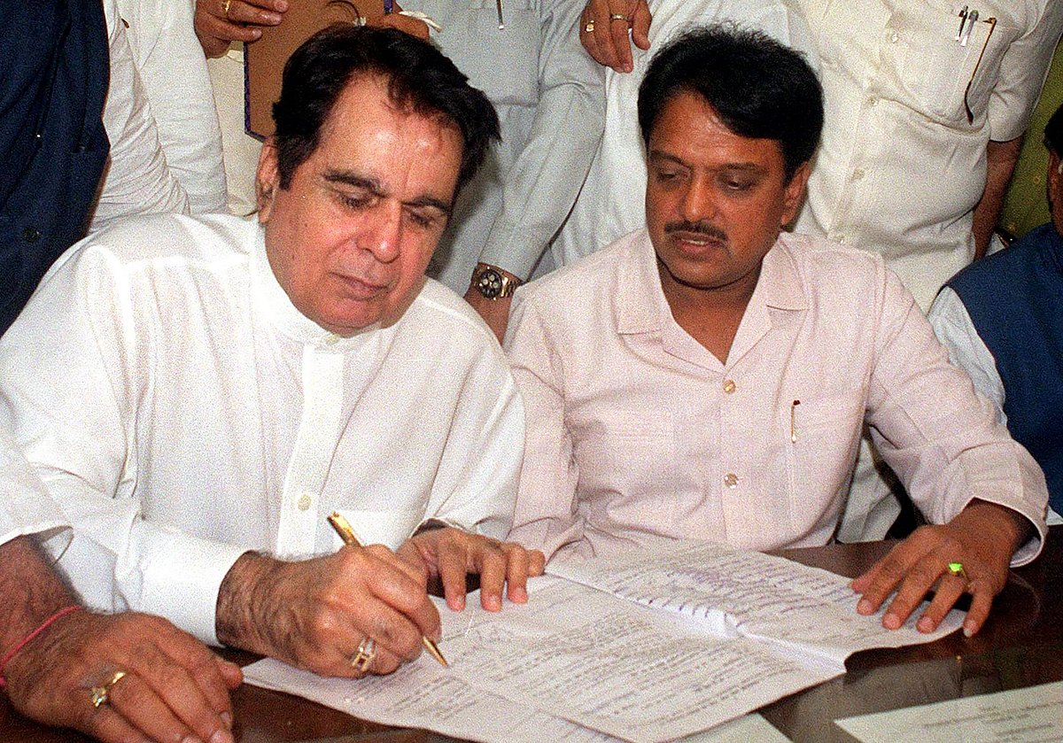 Dilip Kumar filing his nomination papers