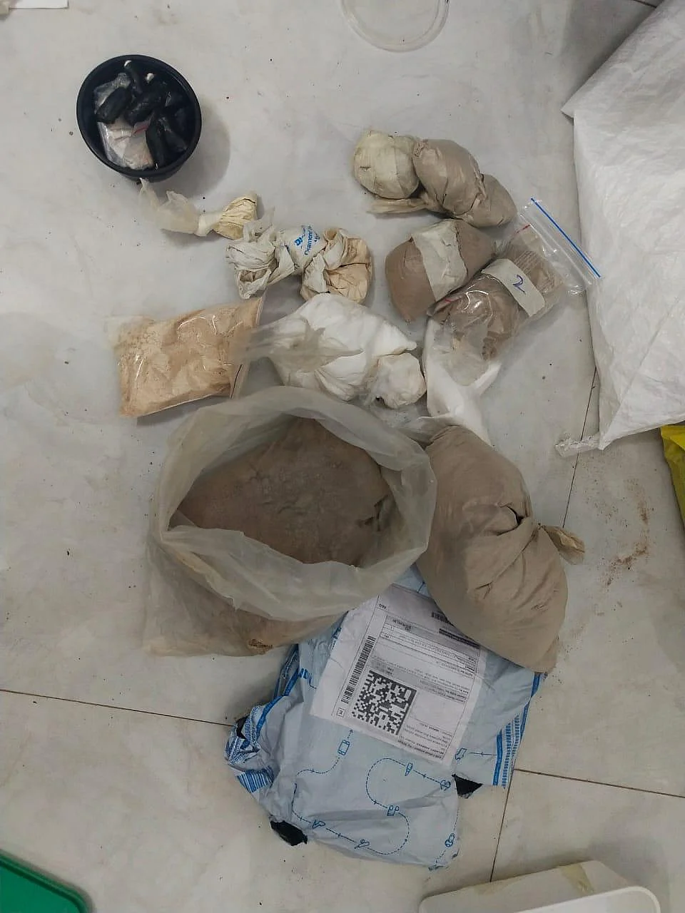 “We have seized 1 kg 25 gram of M.D (mephedrone) worth Rs 2.50 crore and 1 kg 80 grams of heroin worth Rs 3.24 crore in international market, and cash worth Rs 65,000 from the accused. Salim was arrested by the ANC in 2016. We are further investigating to establish the supply chain," said Datta Nalawade, deputy commissioner of police, ANC, Mumbai crime branch.