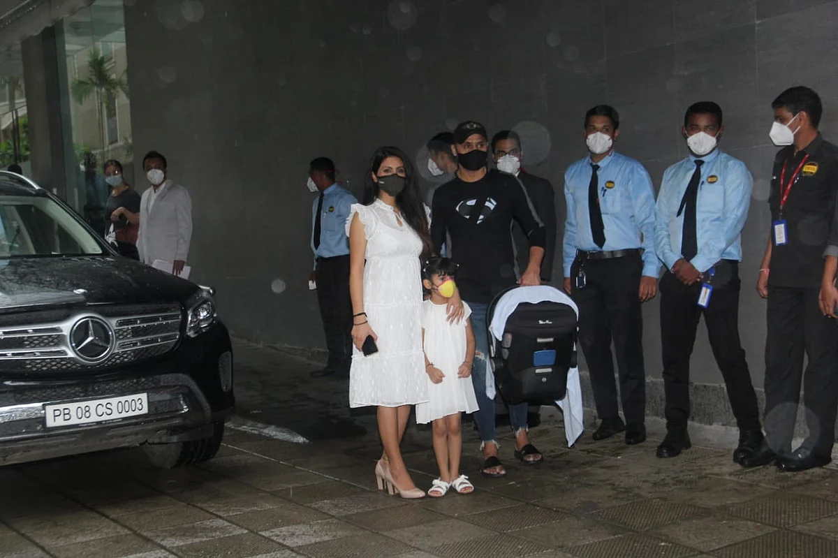 Paparazzi Files: Disha Patani, Yami Gautam, Malaika Arora and other Bollywood celebs step out in Mumbai