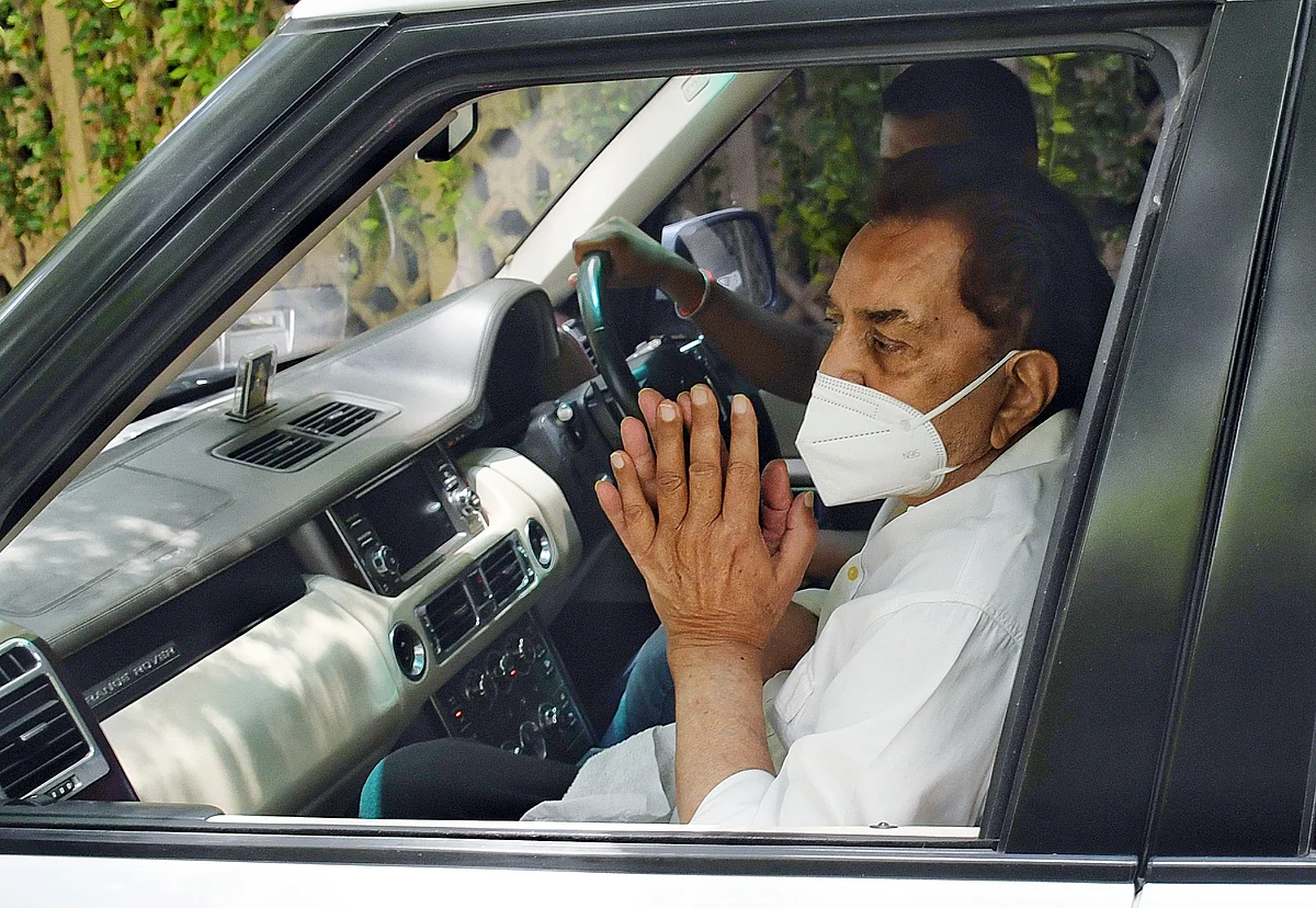 ‘Dekho Sahab ne…’: Dharmendra reveals what Saira Banu told him while sitting next to Dilip Kumar’s mortal remains
