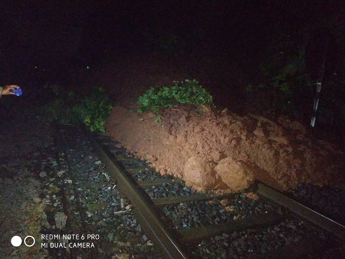 It stated that the train service between Igatpuria and Khardi was temporarily stopped due to waterlogging.