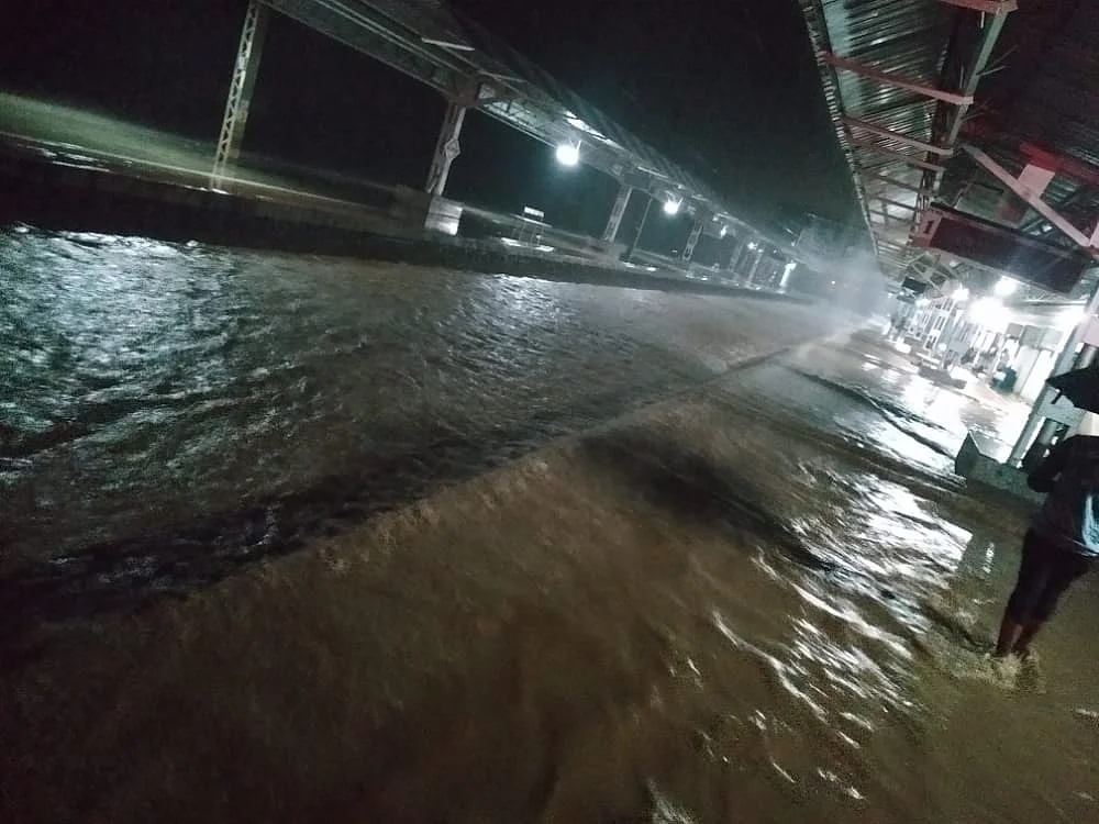Mumbai local train service between Umbermali railway station and Kasara halted due to heavy rainfall. Train service between Igatpuria and Khardi has been temporarily stopped due to waterlogging on tracks: CPRO, Central Railway