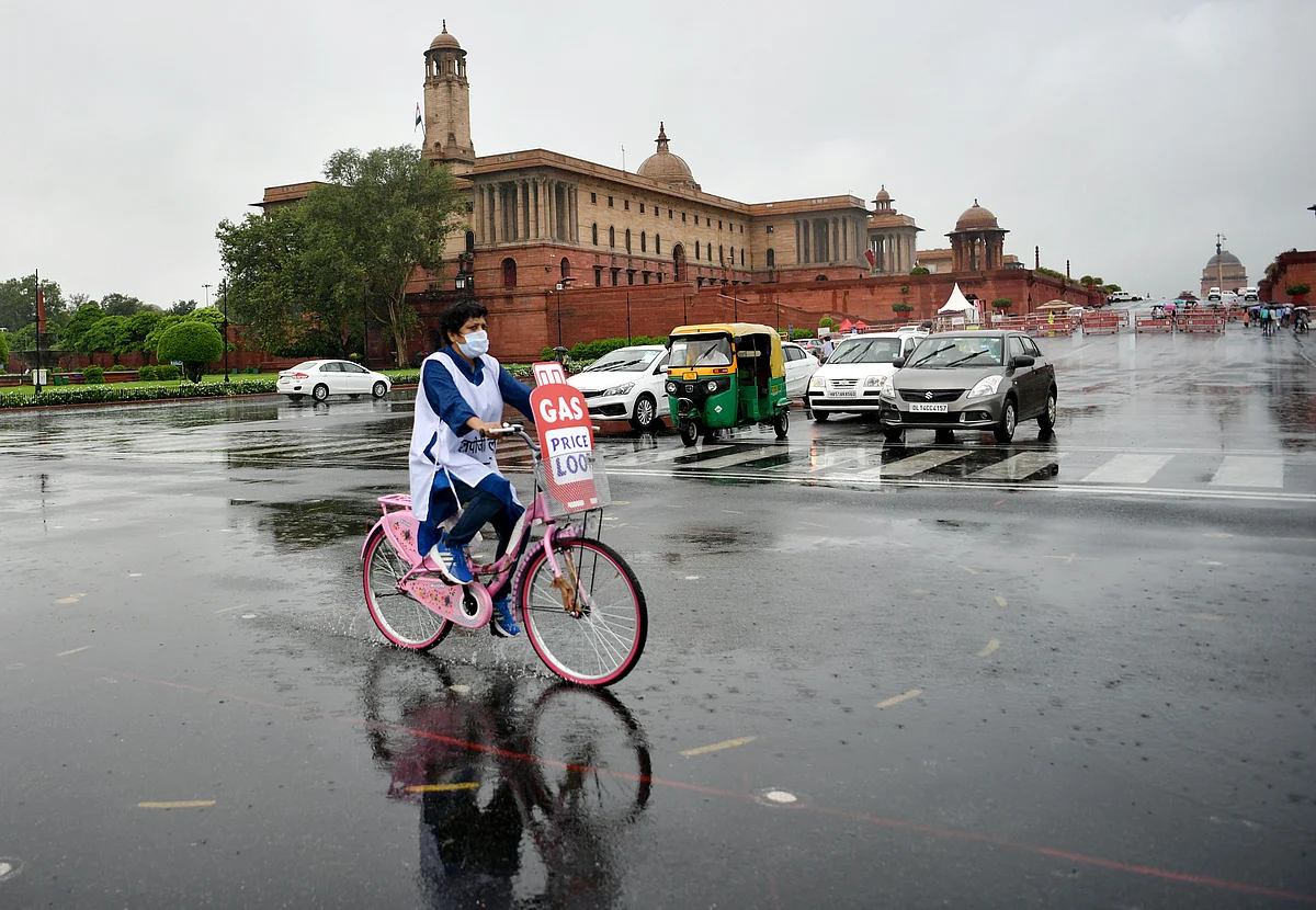 Parliament Monsoon Session: TMC leaders cycle to work as sign of protest against fuel, LPG price hike