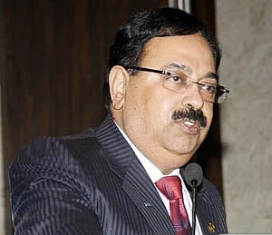 ONGC Q3 net jumps 28% as weak rupee boosts sales