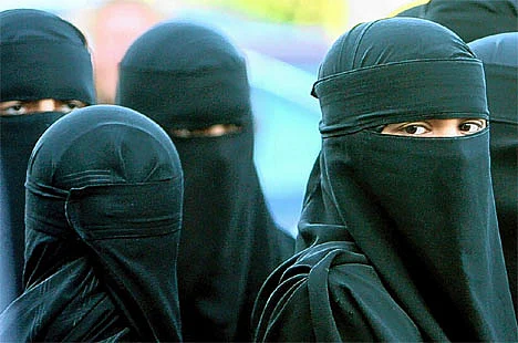 Fatwas are not necessarily binding on Muslims: Scholars