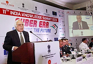 India is opposed to any control on internet: Sibal