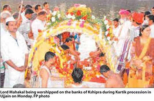 Mahakaleshwar procession taken out with gusto