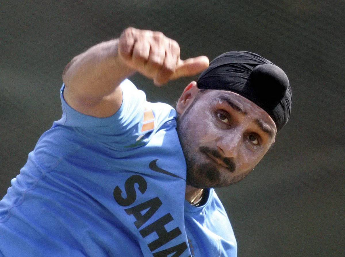 Not easy for an Indian cricketer to retire like Swann: Harbhajan