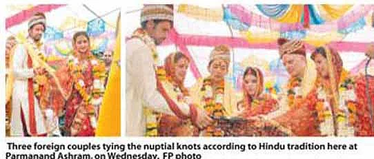 Foreign couples marry Hindu way!
